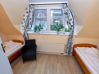 Schlafzimmer 2