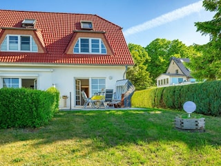 Hausansicht mit Terrasse