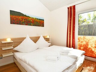 Schlafzimmer mit Doppelbett