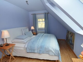 Schlafzimmer 1