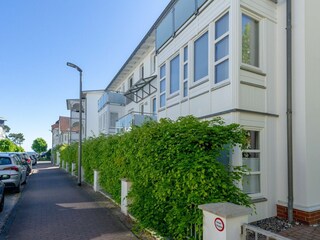 Aussenansicht und Weg zum Strand
