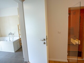 Sauna und Badezimmer
