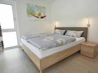 Schlafzimmer 1