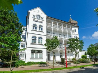 Aussenansicht und Hauseingang