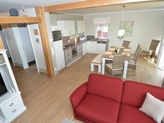 Wohnzimmer mit Esstisch