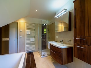 Badezimmer im OG
