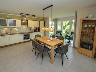 Küchen- und Essbereich