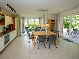 Küchen- und Essbereich