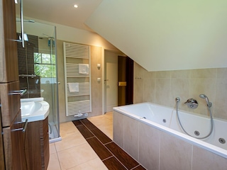 Badezimmer im OG