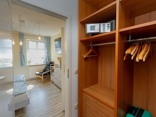 Schlafzimmer 1 mit begehbarem Kleiderschrank
