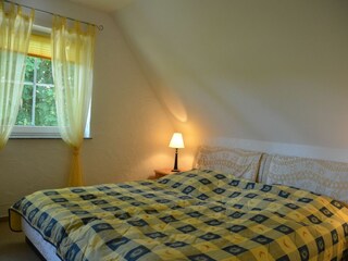 Schlafzimmer 1
