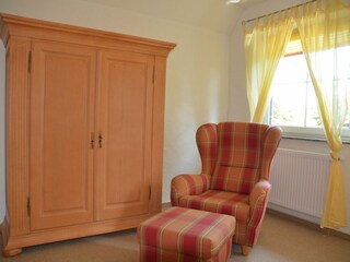 Sitzgelegenheit im Schlafzimmer 1