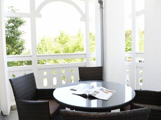 Balkon mit Bestuhlung