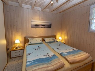 Schlafzimmer 1 im EG