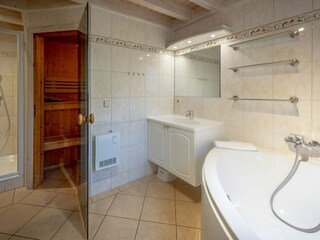 Badezimmer im EG