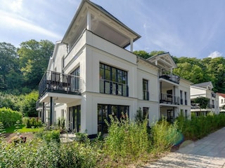 Aussenansicht mit Terrasse