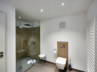 Badezimmer 2