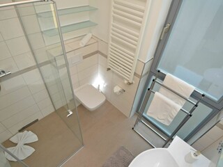 Badezimmer mit Dusche