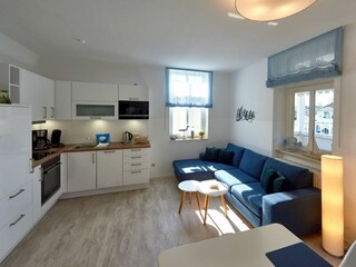 Wohnzimmer mit Küche