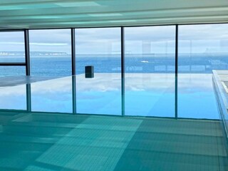 Sky-Pool im FIRST Sellin