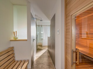 Badezimmer und Sauna