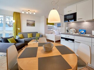 Wohnzimmer mit Küche