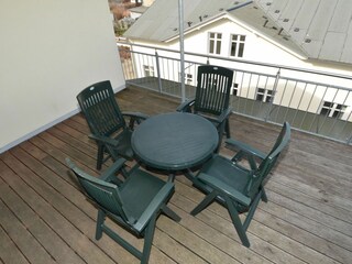 Balkon mit Bestuhlung