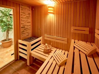 Gemeinschaftlicher Wellness- & Saunabereich im Vorderhaus