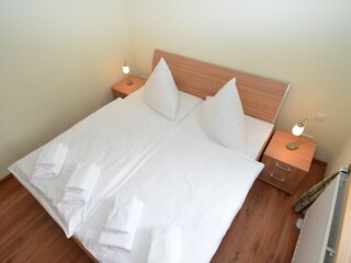 2. Schlafzimmer mit Doppelbett