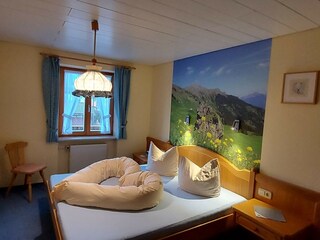 Schlafzimmer Wohnung  Linderhof