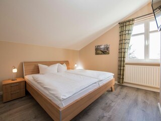 Schlafzimmer mit Doppelbett