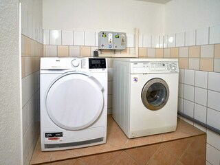 gemeinschaftlich nutzbare Waschmaschine und Trockner