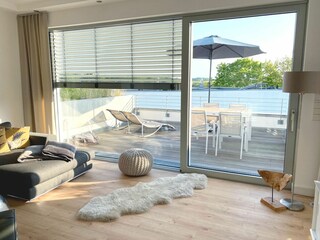 Wohnzimmer und Terrasse