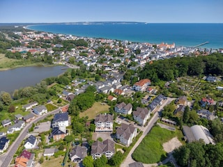 Der Wohnpark Stadt Hamburg in Binz aus der Vogelperspektive