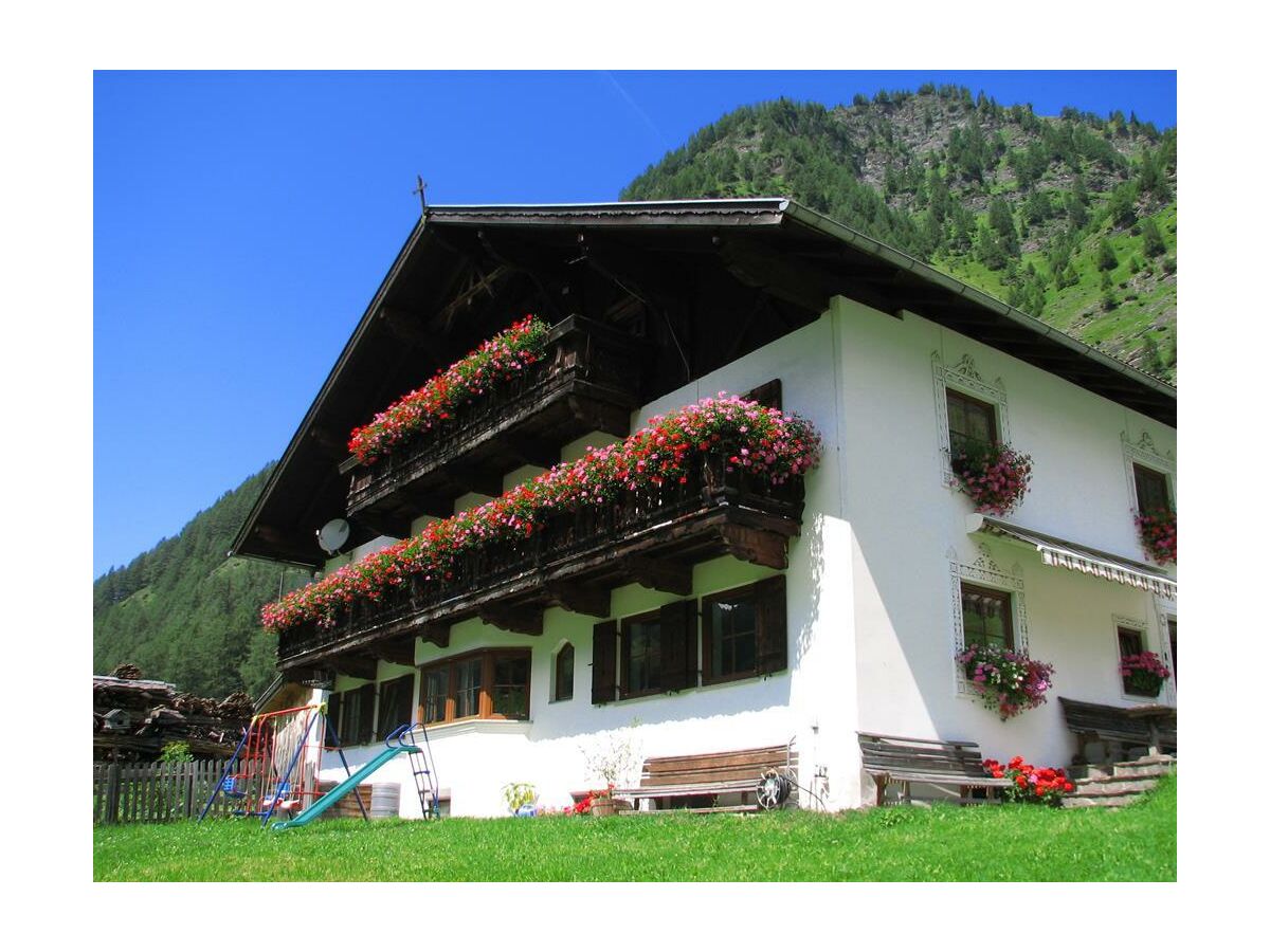 Joerglerhof Vals Sommer außen