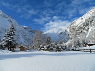 Haus-Waldbauer- Garten_im Winter (7)