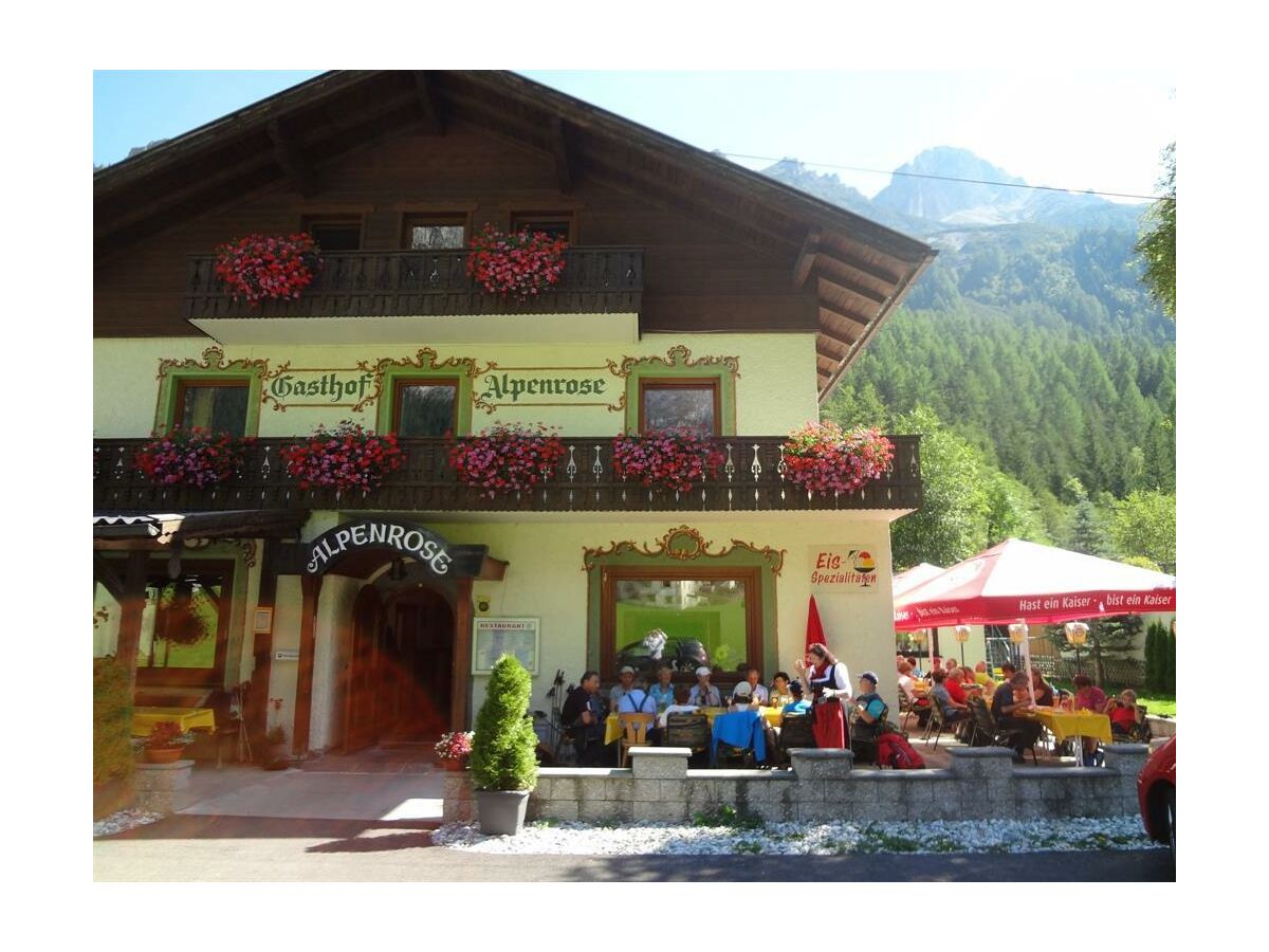 Gasthof_Alpenrose_Sommer_Gschnitz_Wipptal