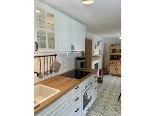 1EF5072D-5AAD-429A-AFEB-1E95D8A901B2