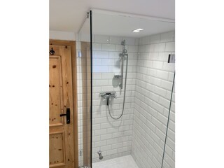 3F16ACD6-7C0E-4560-A83C-9FDBA4C986BB