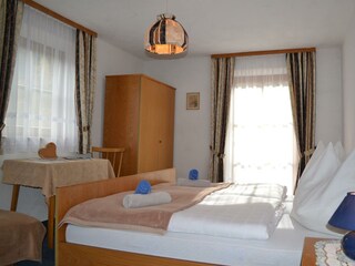 Zimmer4_Gaestehaus_Fischer_Schmirn (2)