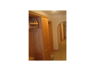 Bild 2_Eingang, Garderobe