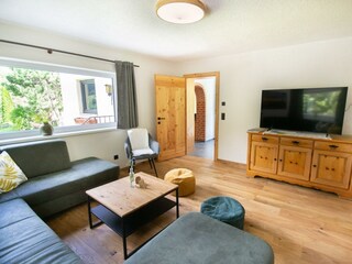 Wohnzimmer mit Satelliten TV