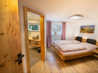 Zimmer unten mit Bad/Wc