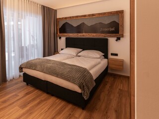 Stadl 03_Bett mit Hintergrund_01
