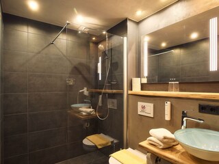 Adlerhorst 3 Bett Badezimmer