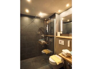 Adlerhorst 3 Bett Badezimmer