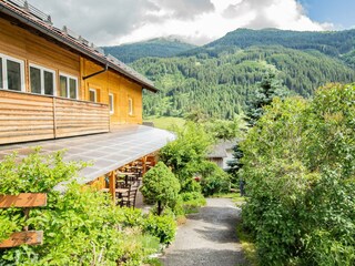 Garten_Ferienwohnung-Cafe-Max_Trins-Wipptal (32)