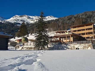 Hotel-Balkone-Winter_2000pix