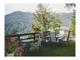 Sitzmöglichkeiten im Garten