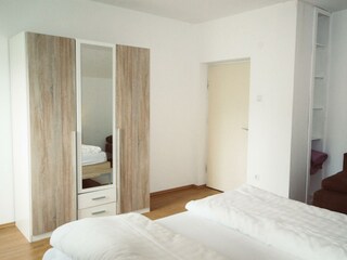 Schlafzimmer 1 im ersten Stock